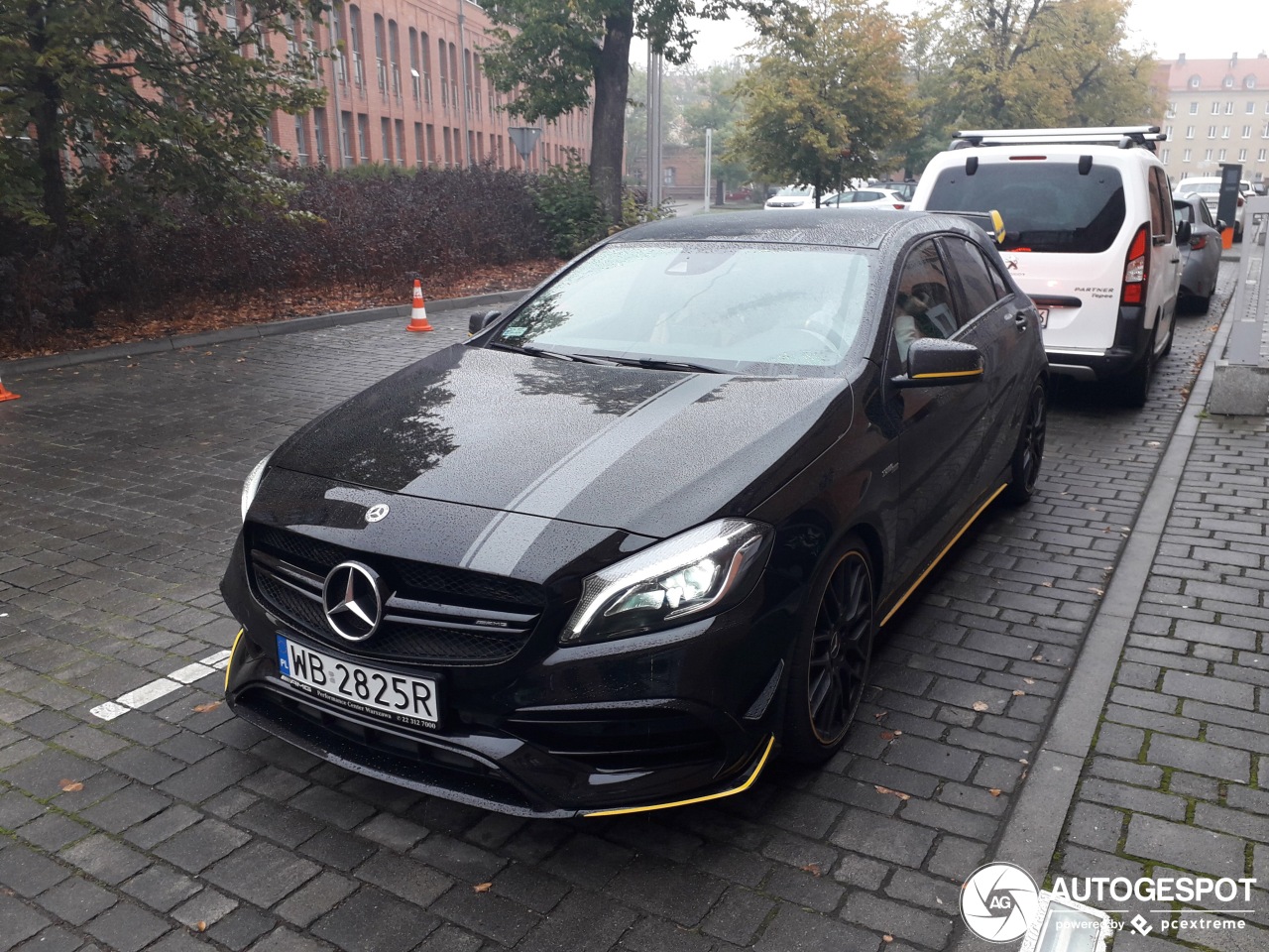 Mercedes-AMG A 45 W176 Yellow Night Edition