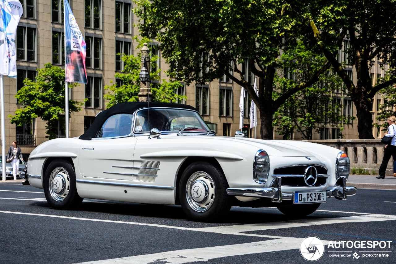 Mercedes-Benz 300SL Roadster