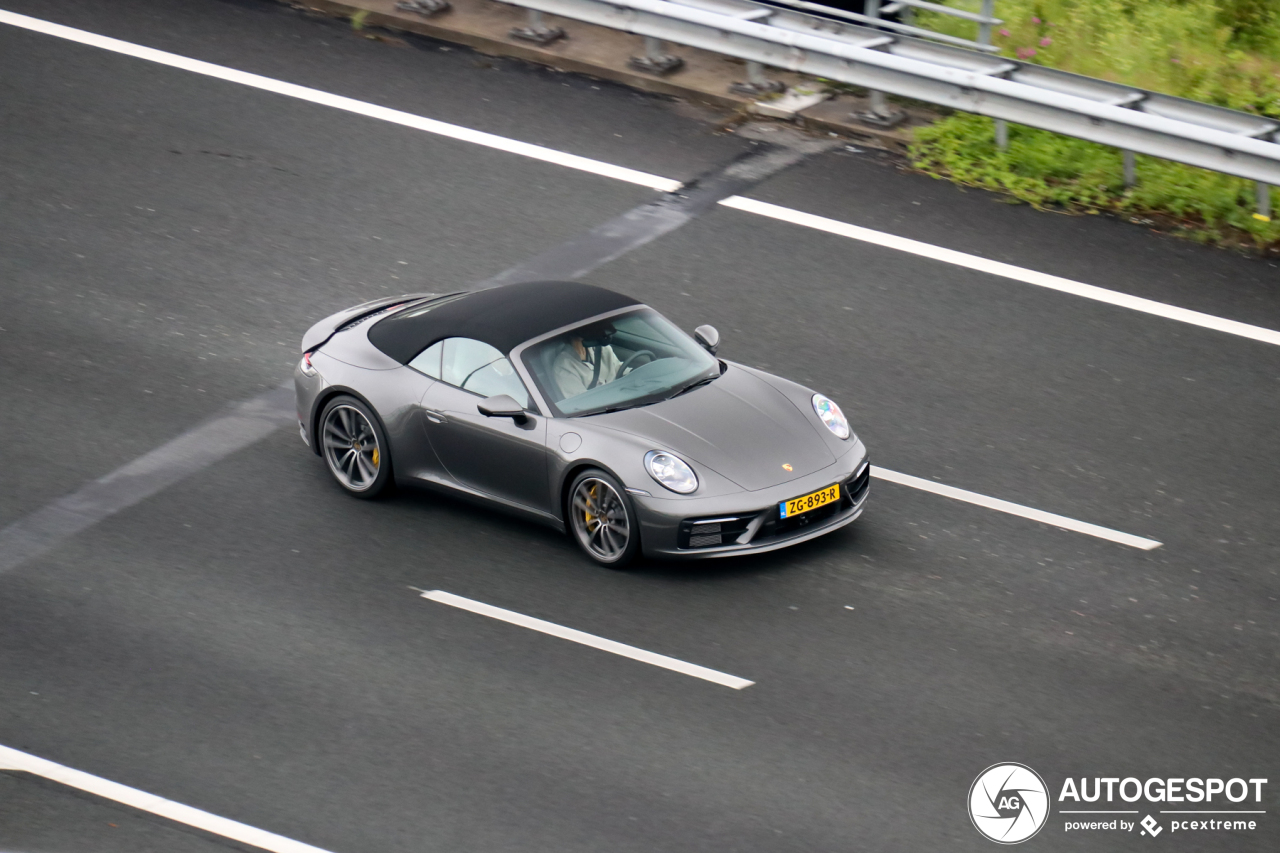 Porsche 992 Carrera 4S Cabriolet