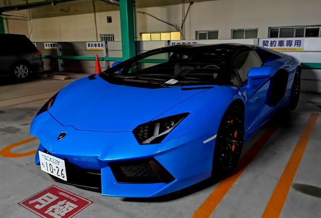 Lamborghini Aventador LP700-4 Roadster