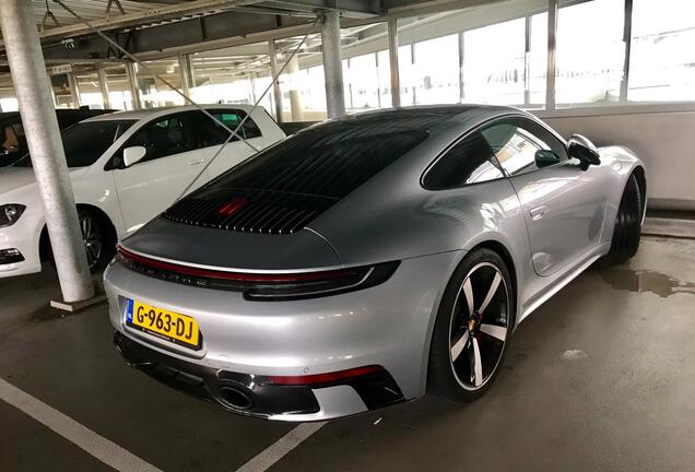 Porsche 992 Carrera 4S