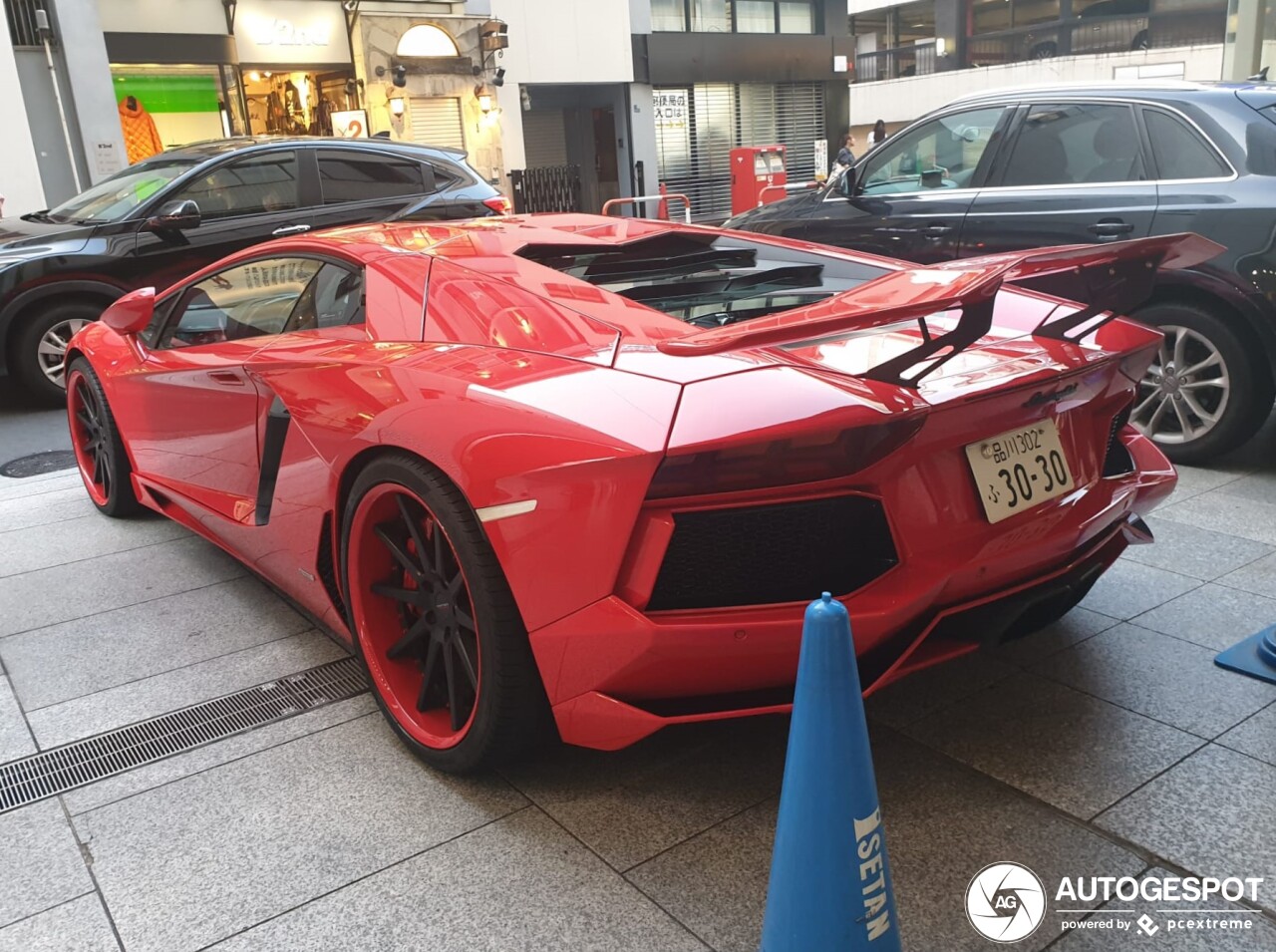 Lamborghini Aventador LP700-4