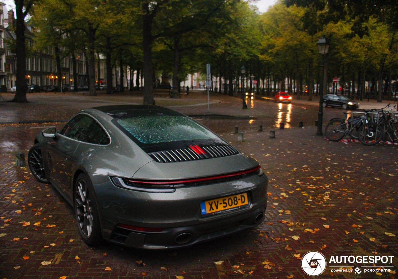 Porsche 992 Carrera 4S