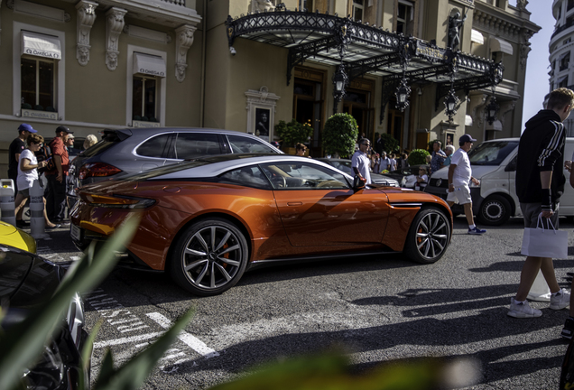 Aston Martin DB11