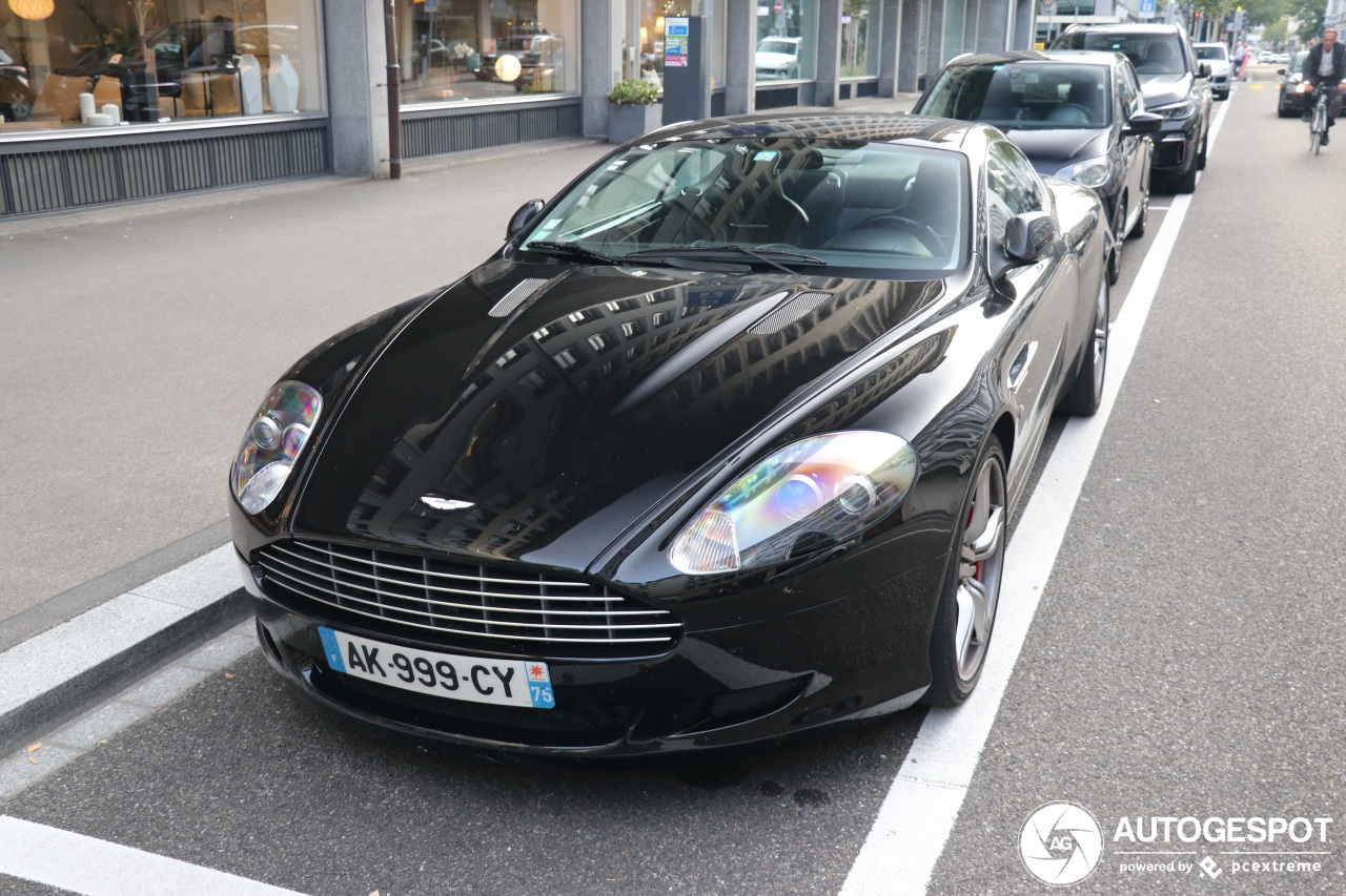 Aston Martin DB9