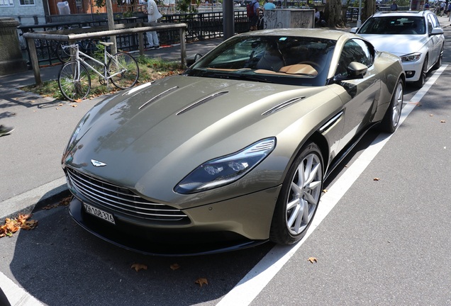 Aston Martin DB11