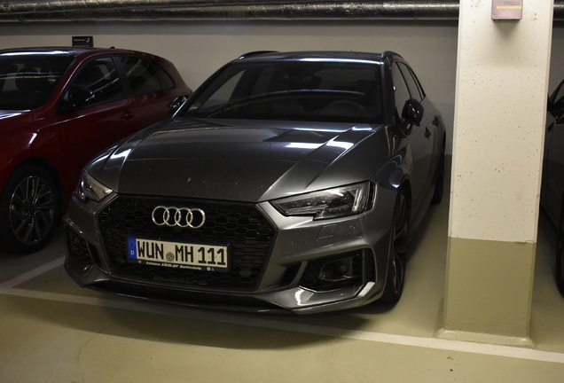 Audi RS4 Avant B9