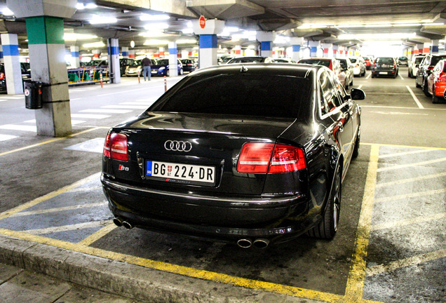 Audi S8 D3