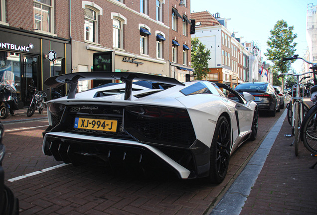 Lamborghini Aventador LP700-4 Roadster