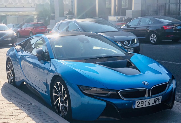 BMW i8