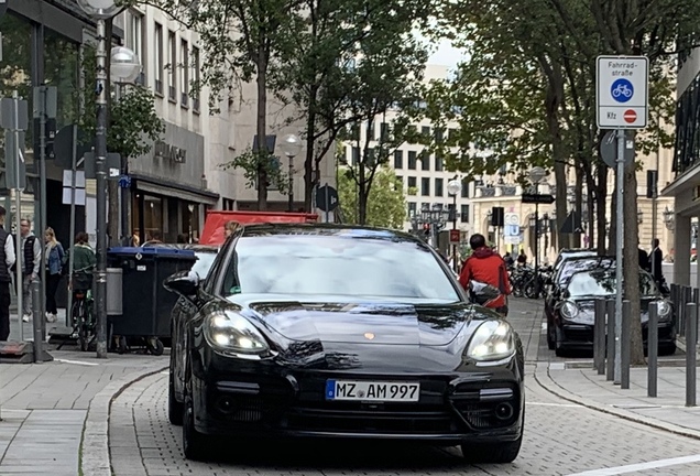 Porsche 971 Panamera Turbo S E-Hybrid