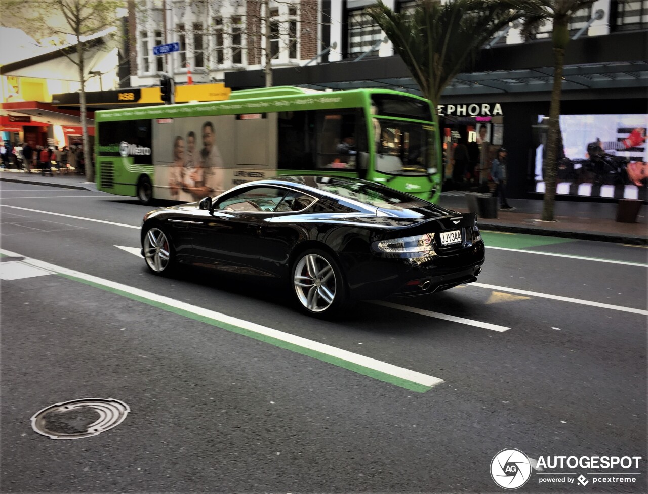 Aston Martin DB9 2013