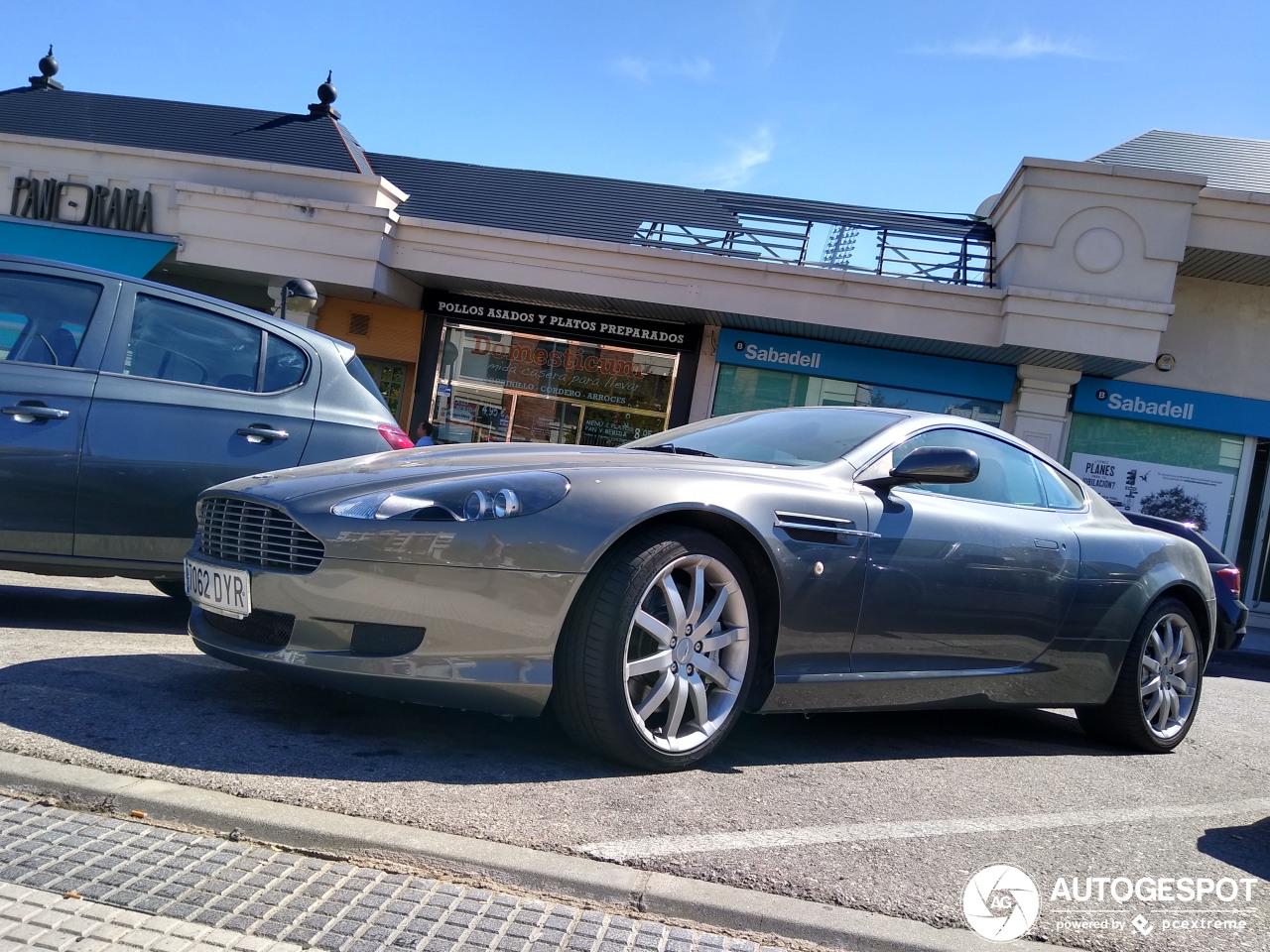 Aston Martin DB9