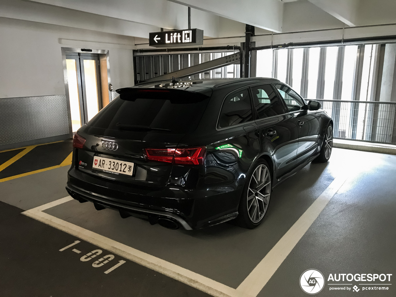 Audi RS6 Avant C7 2015