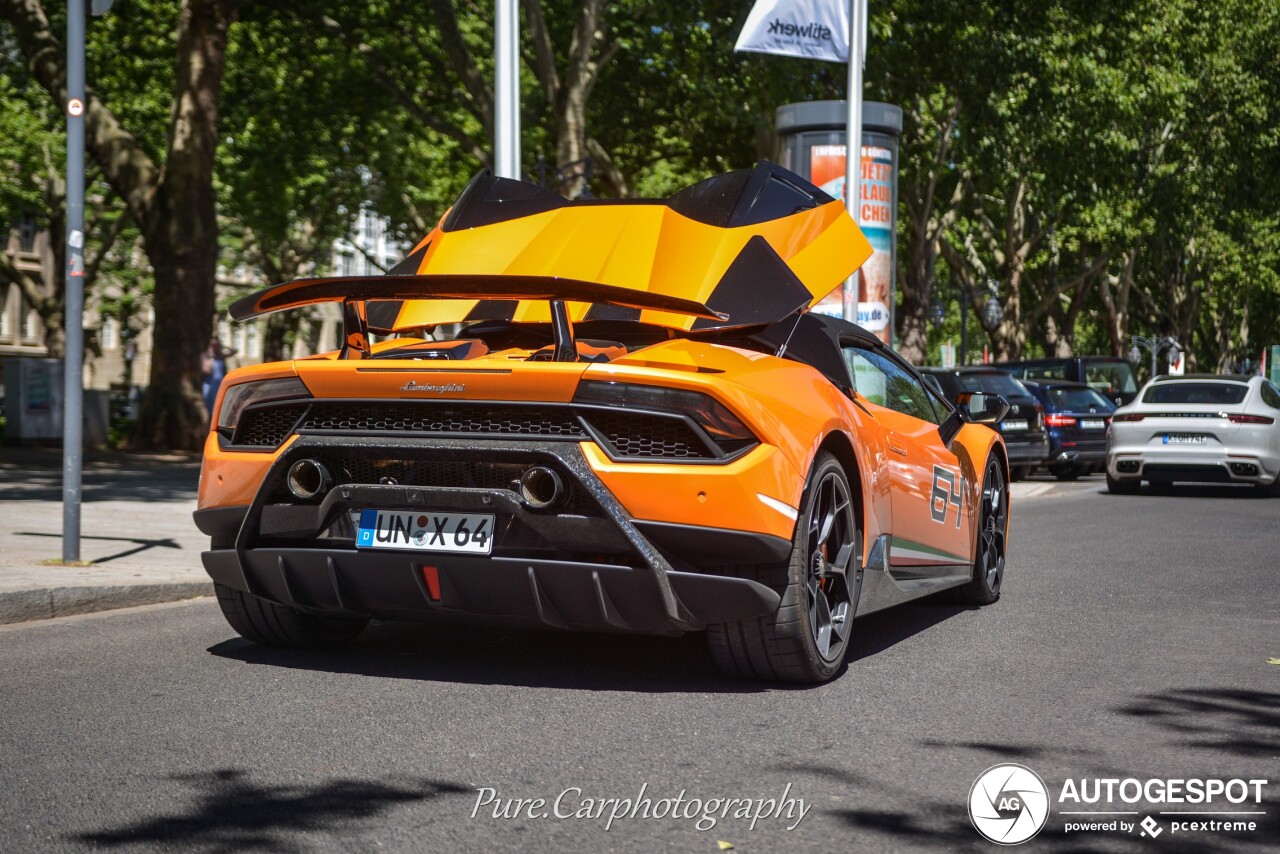 Lamborghini Huracán LP640-4 Performante Spyder