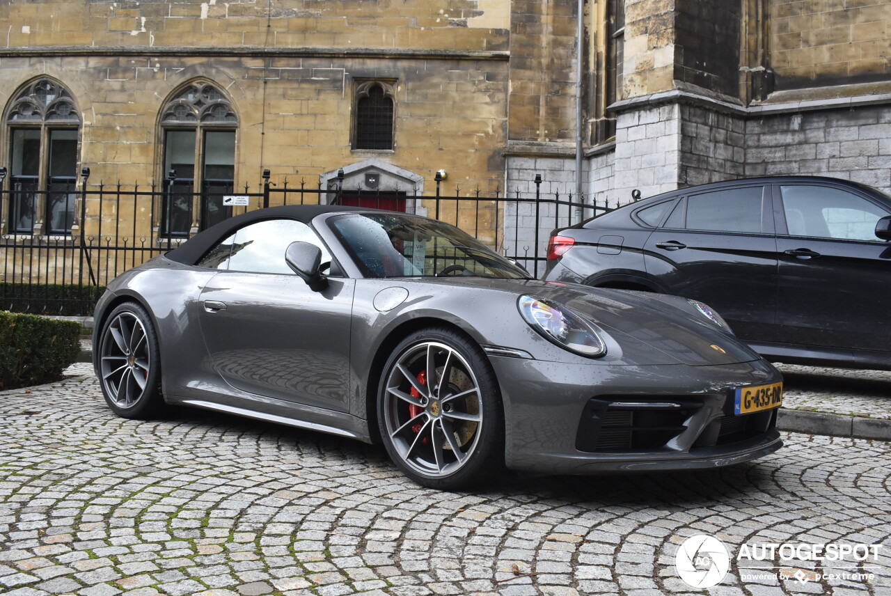 Porsche 992 Carrera 4S Cabriolet