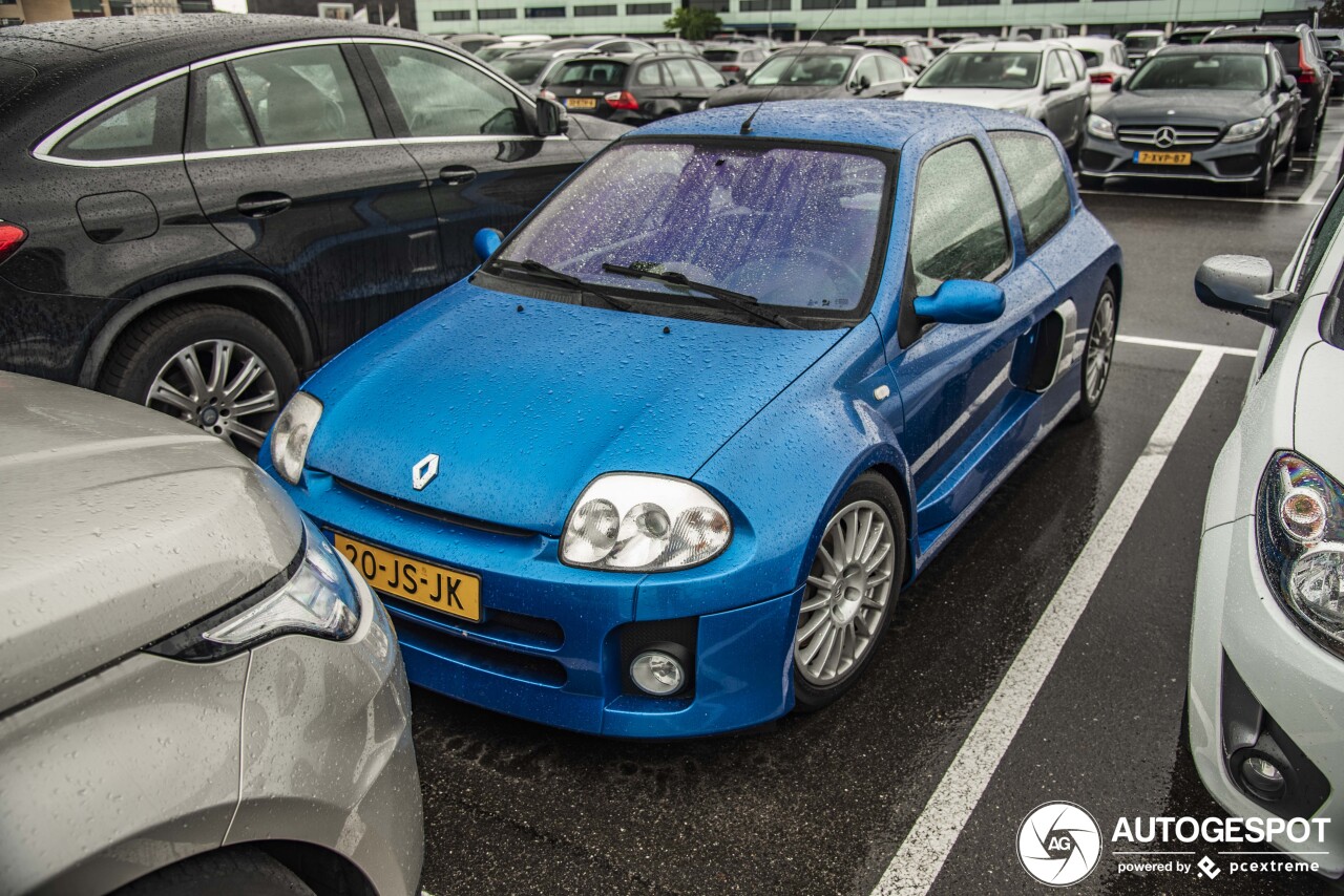 Renault Clio V6