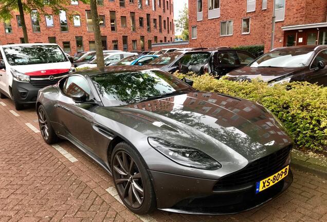 Aston Martin DB11 V8