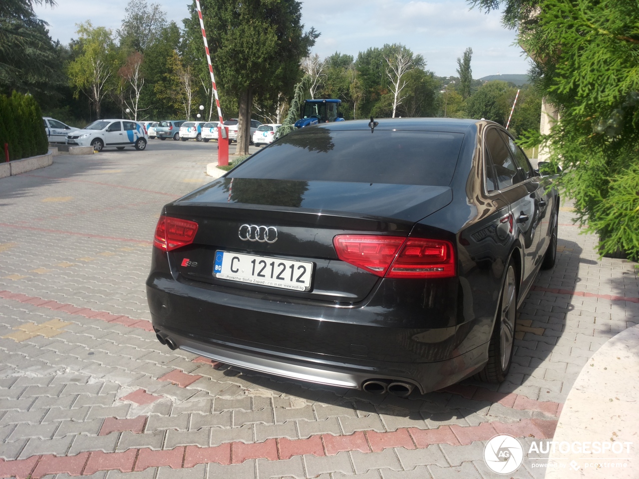 Audi S8 D4