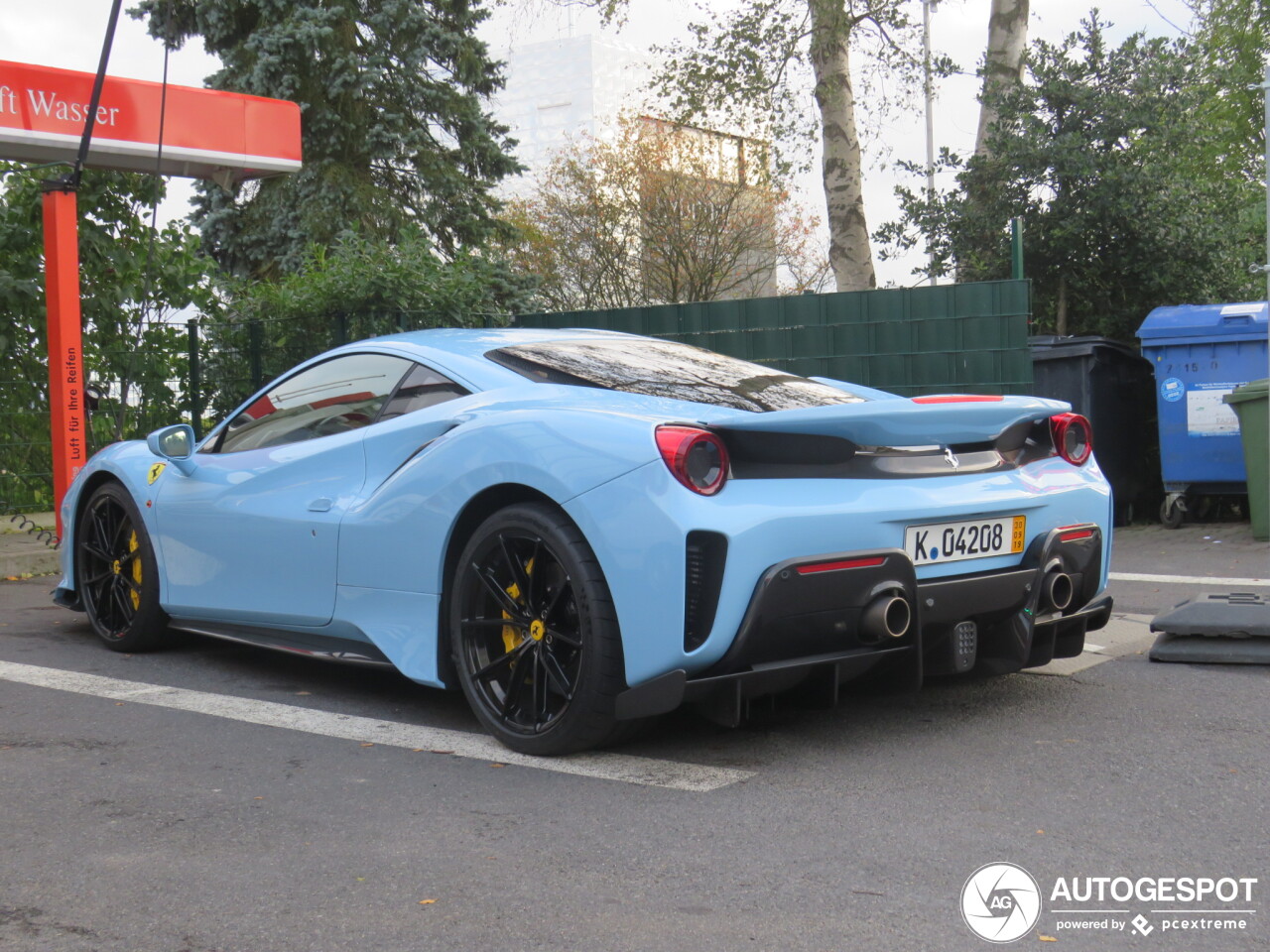 Ferrari 488 Pista