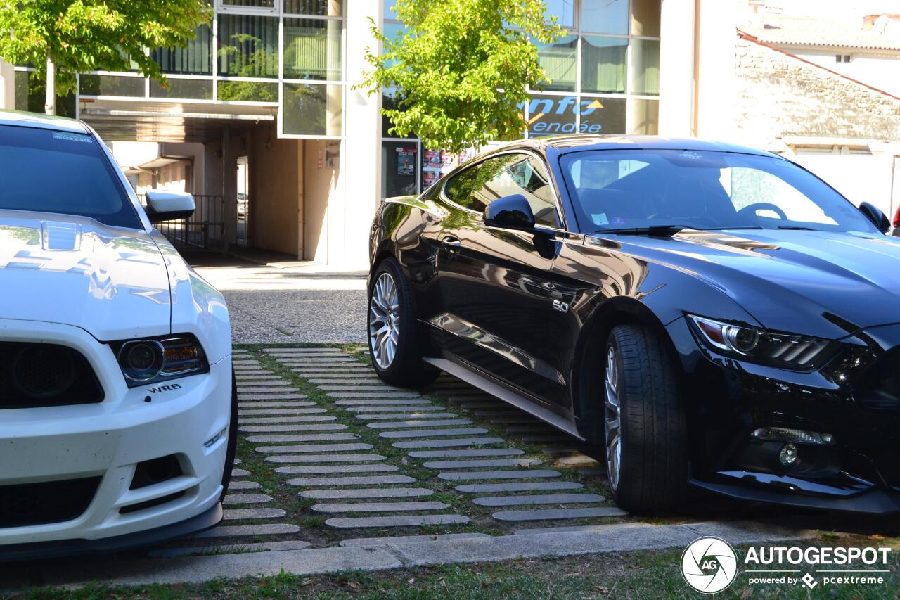 Ford Mustang GT 2015 Black Shadow Edition