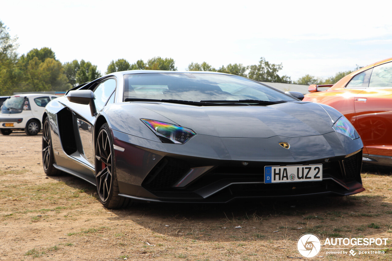 Lamborghini Aventador S LP740-4