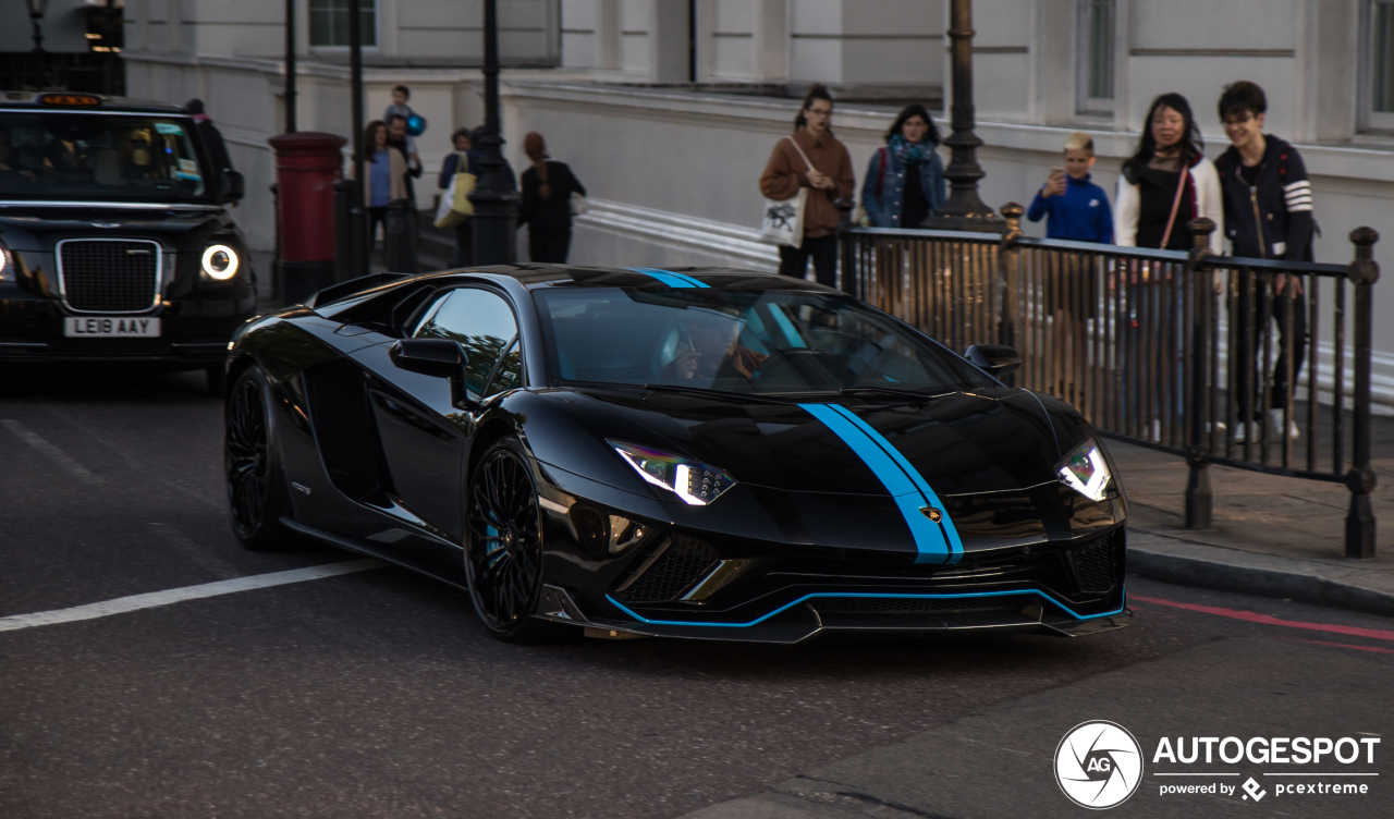 Lamborghini Aventador S LP740-4