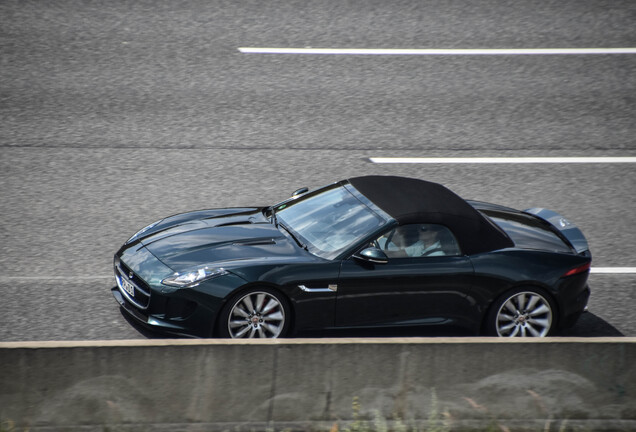 Jaguar F-TYPE S V8 Convertible