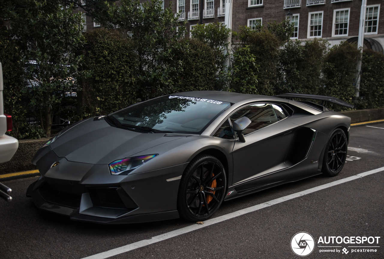 Lamborghini Aventador LP700-4