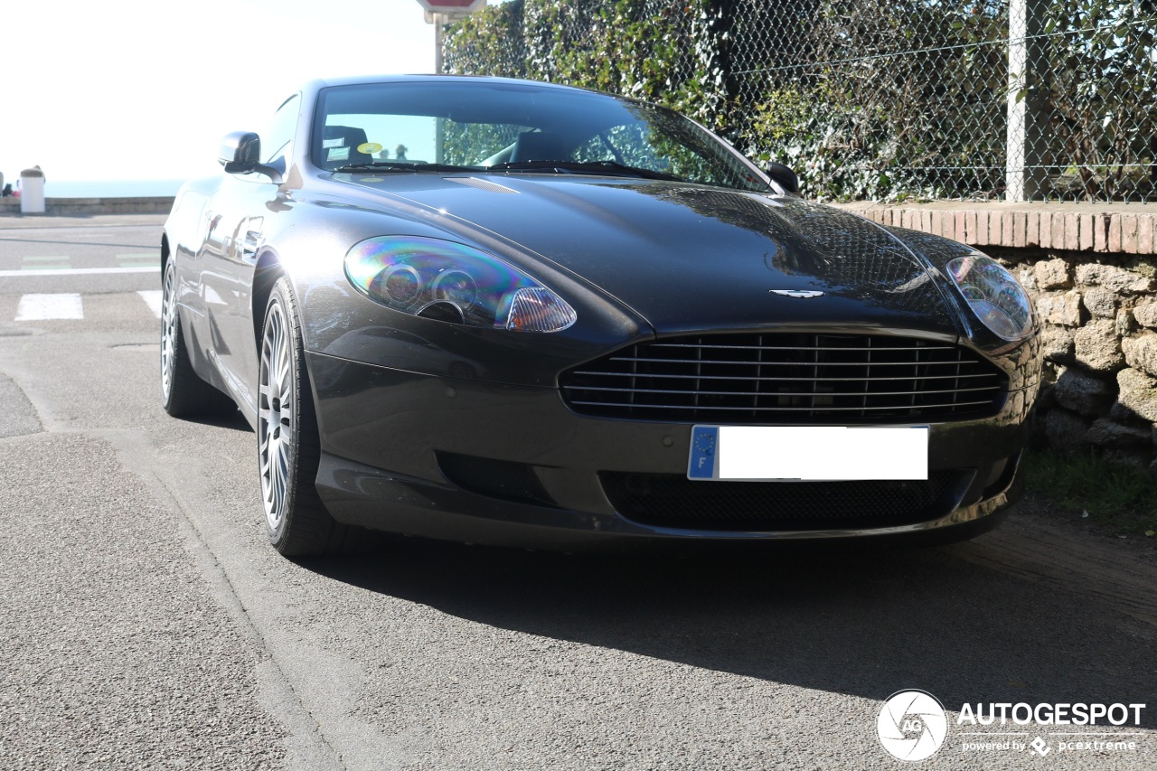 Aston Martin DB9