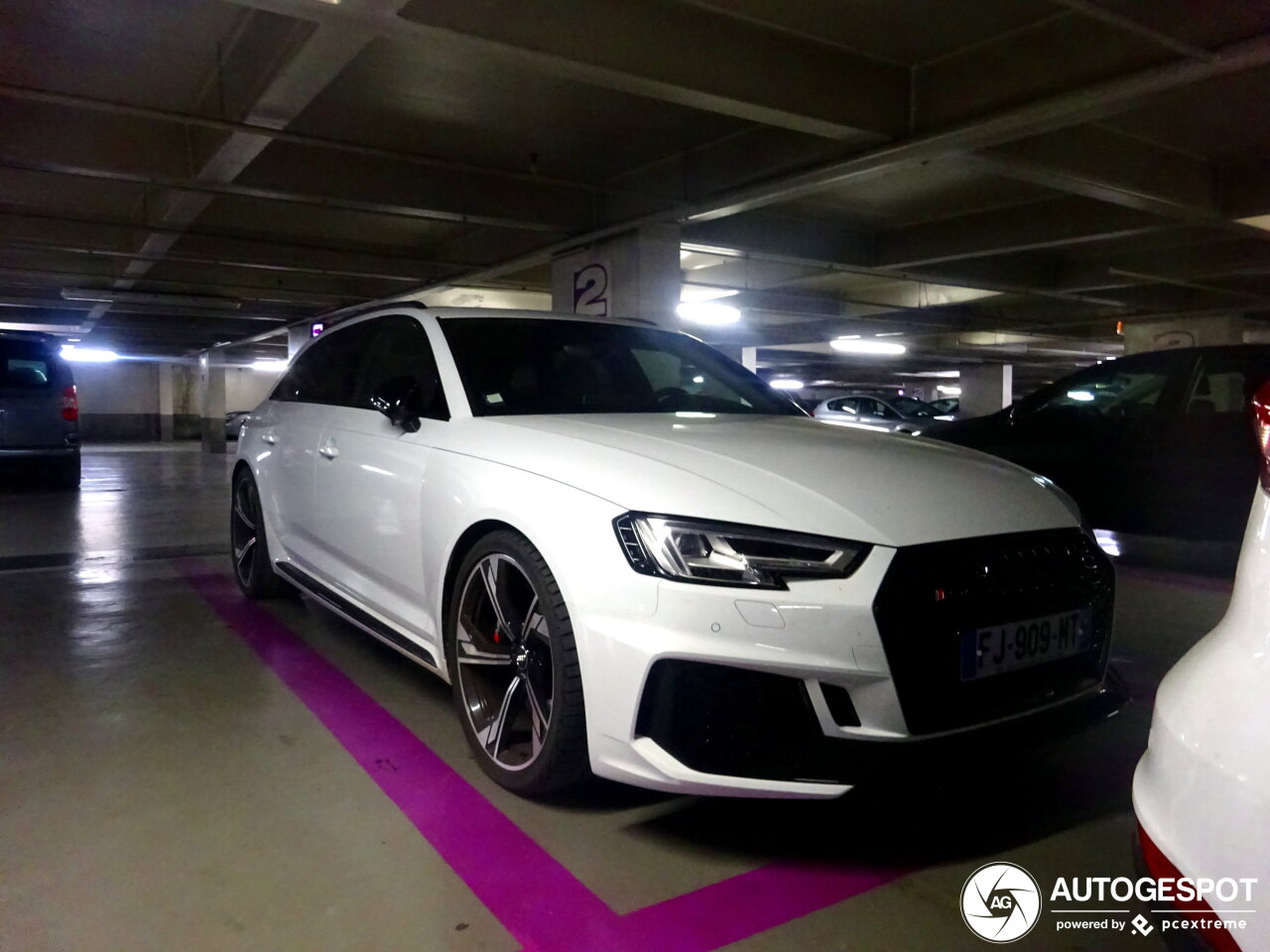 Audi RS4 Avant B9