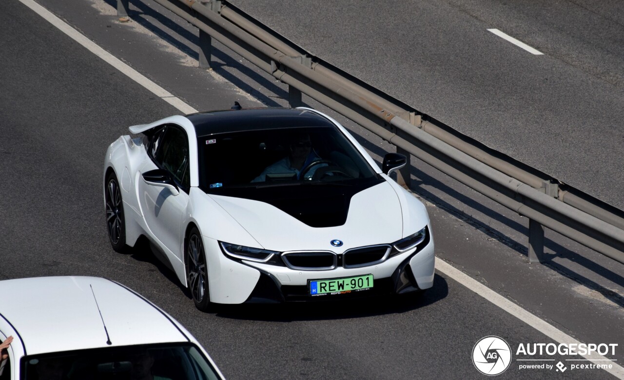 BMW i8