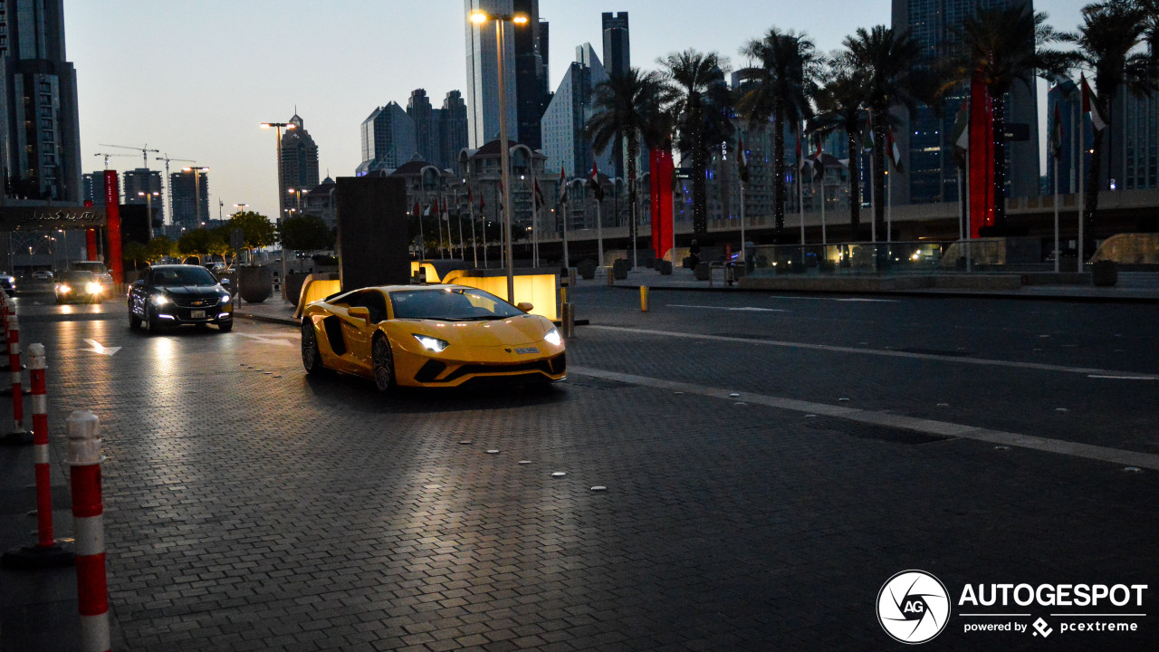 Lamborghini Aventador S LP740-4