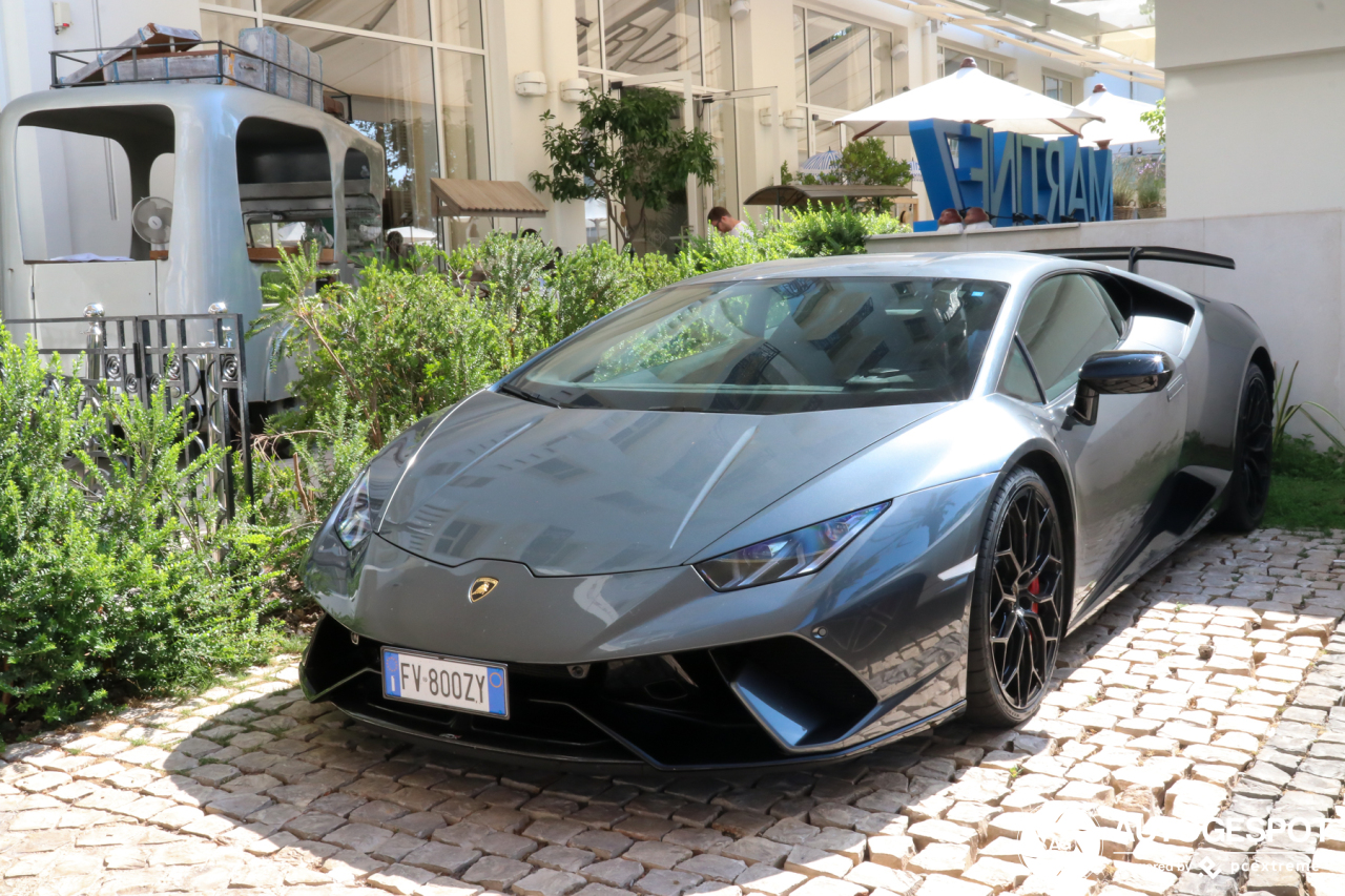 Lamborghini Huracán LP640-4 Performante