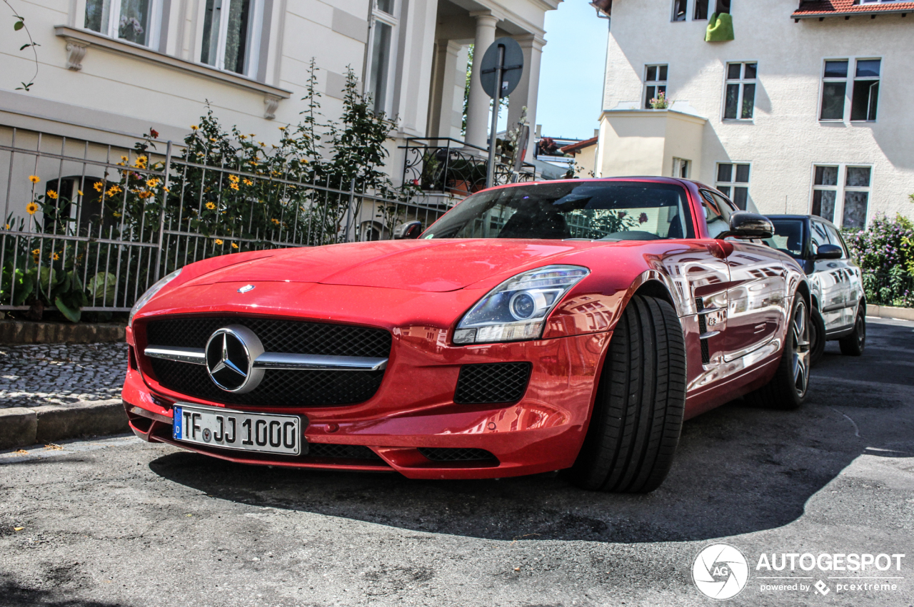 Mercedes-Benz SLS AMG