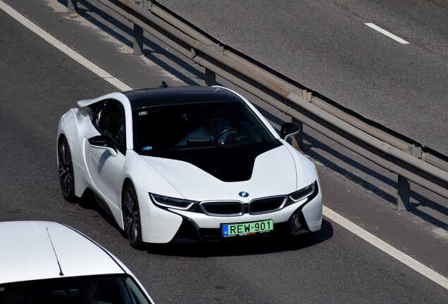 BMW i8