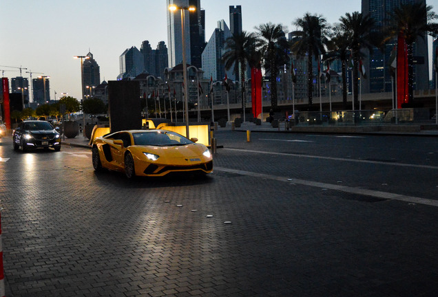 Lamborghini Aventador S LP740-4