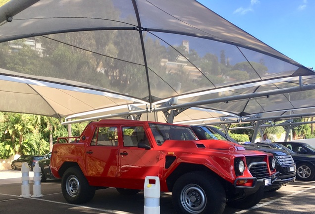 Lamborghini LM002