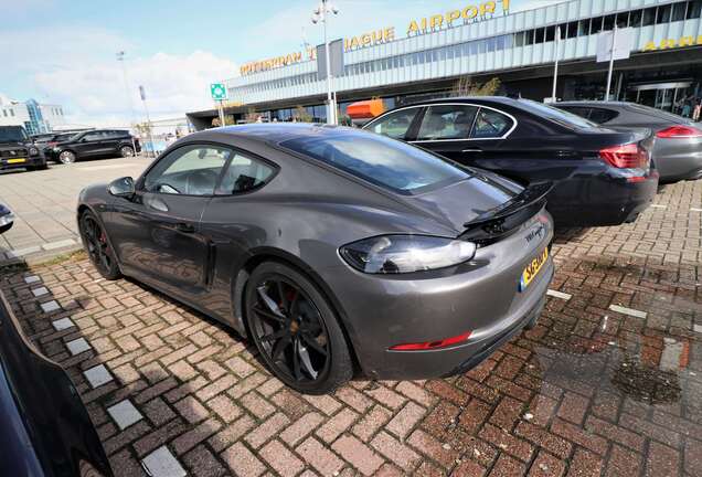 Porsche 718 Cayman S