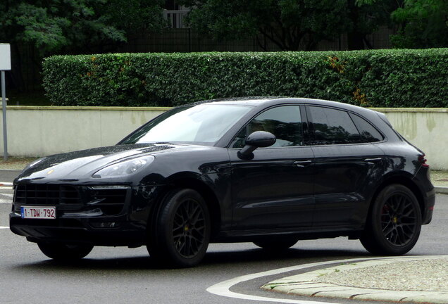 Porsche 95B Macan GTS