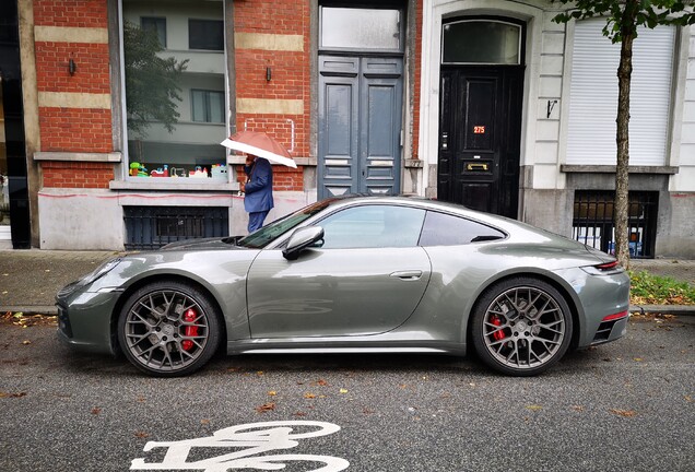 Porsche 992 Carrera 4S