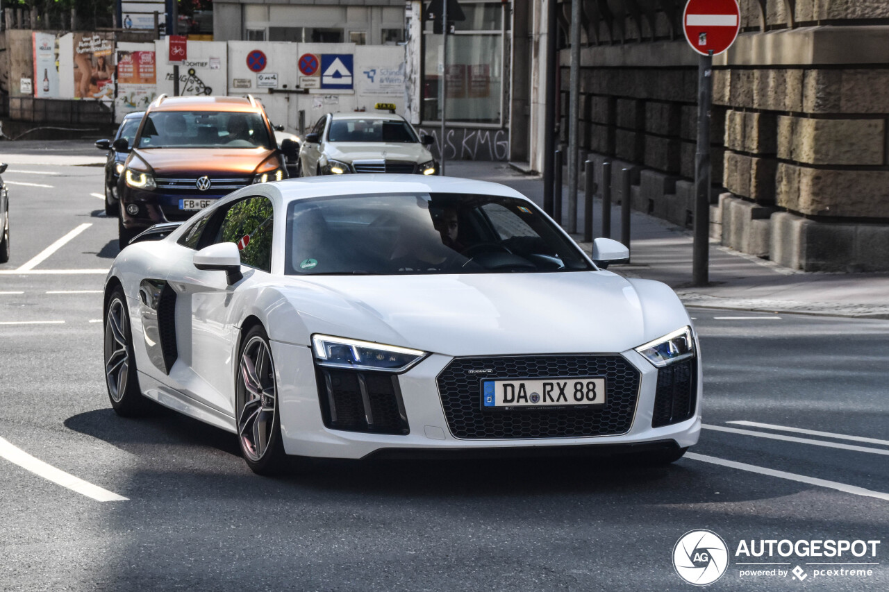 Audi R8 V10 Plus 2015