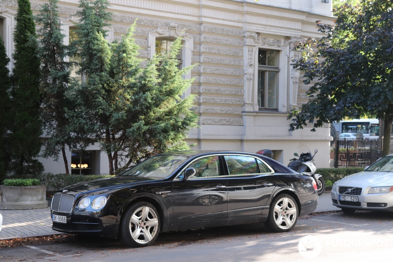 Bentley Flying Spur V8