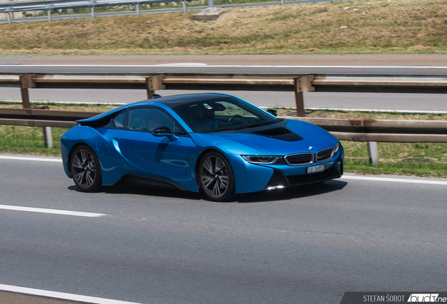 BMW i8