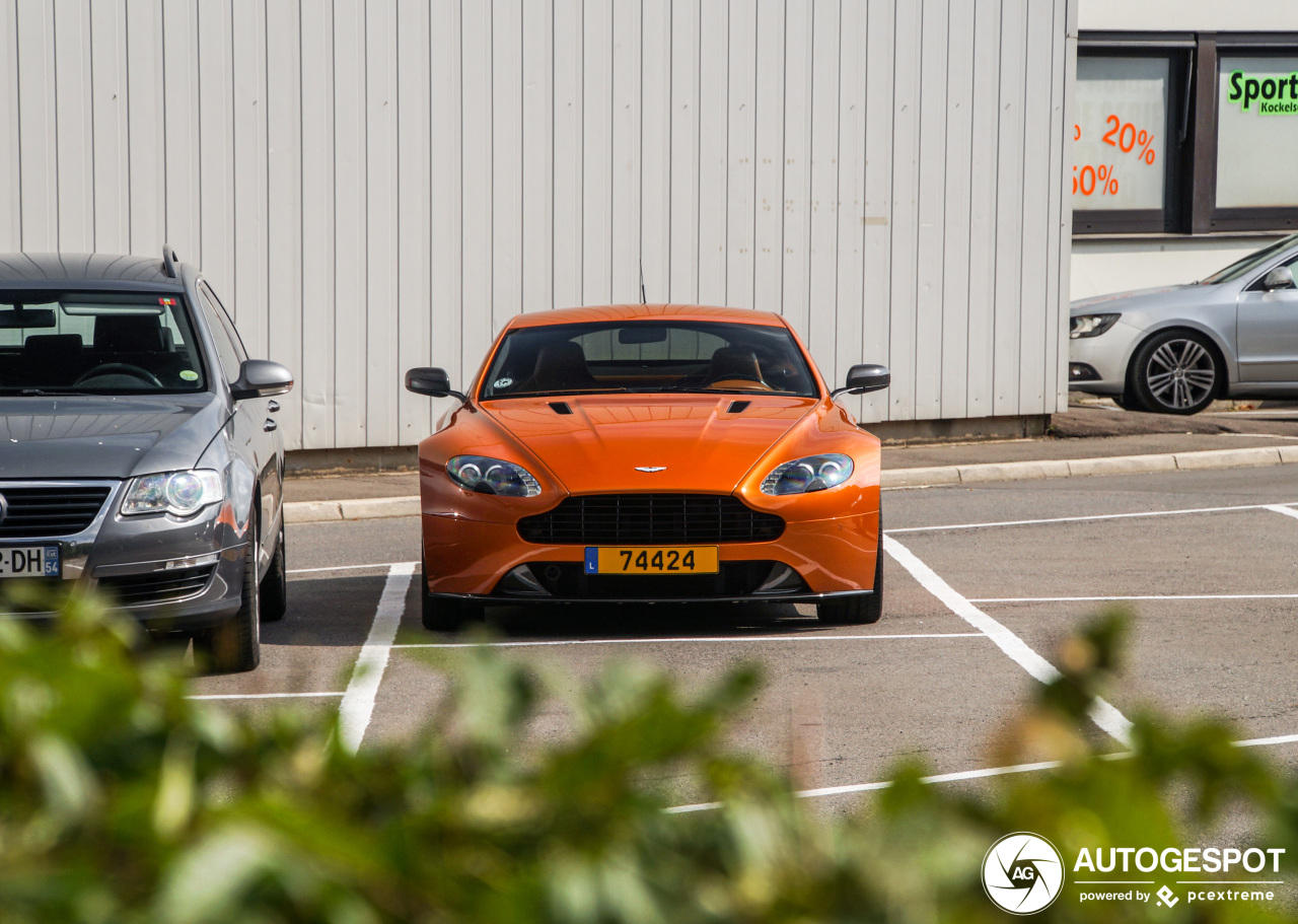 Aston Martin V8 Vantage 2012