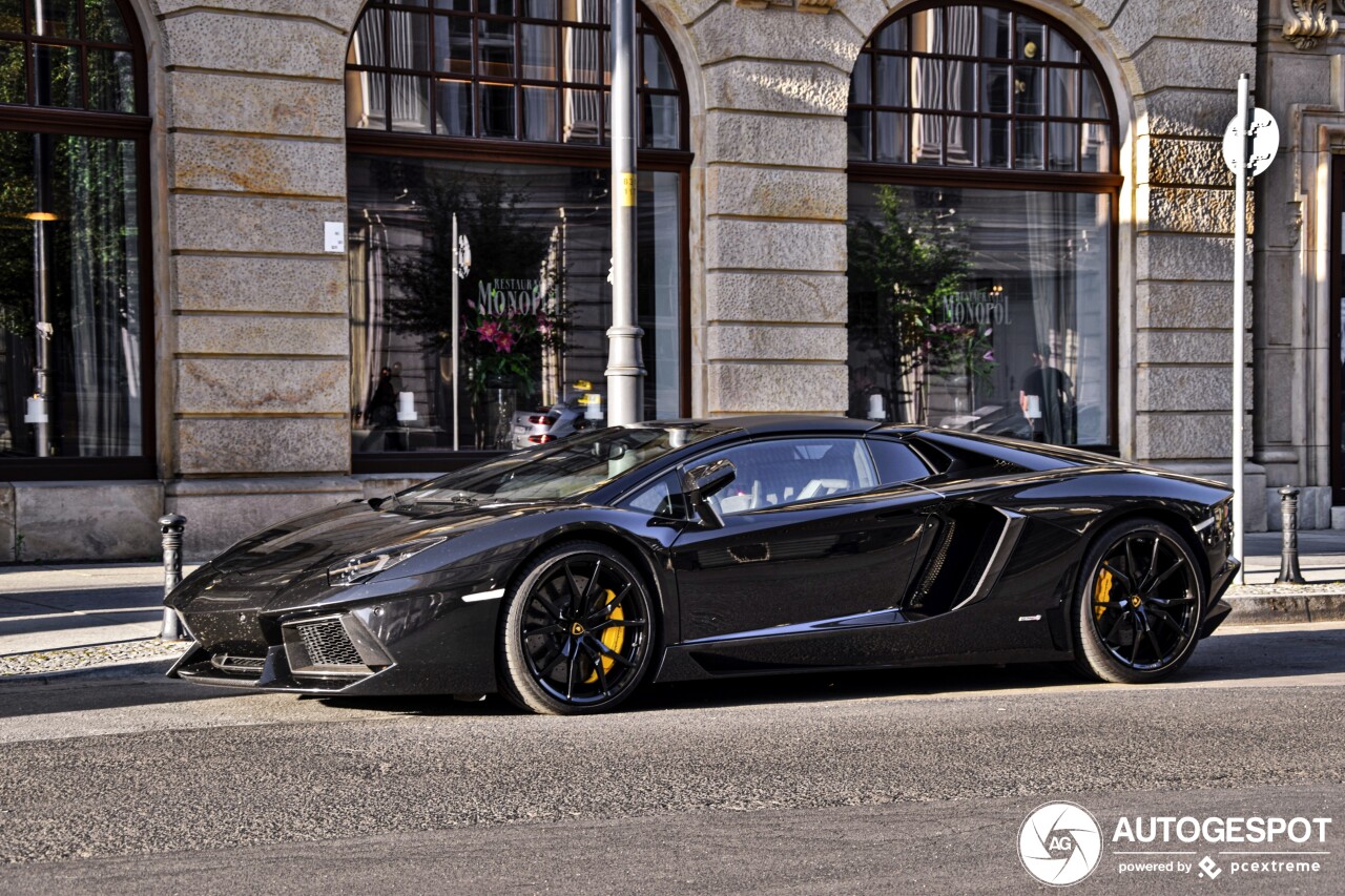 Lamborghini Aventador LP700-4 Roadster