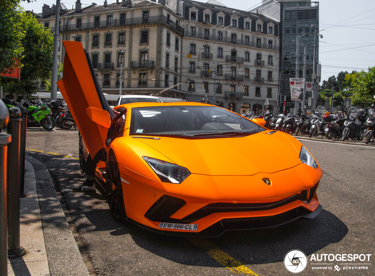 Lamborghini Aventador S LP740-4