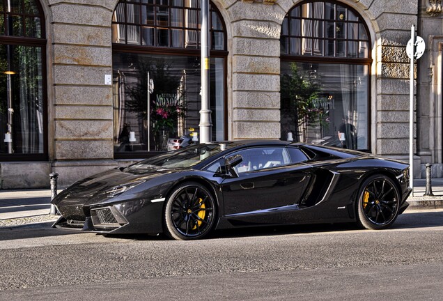 Lamborghini Aventador LP700-4 Roadster