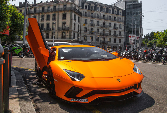 Lamborghini Aventador S LP740-4