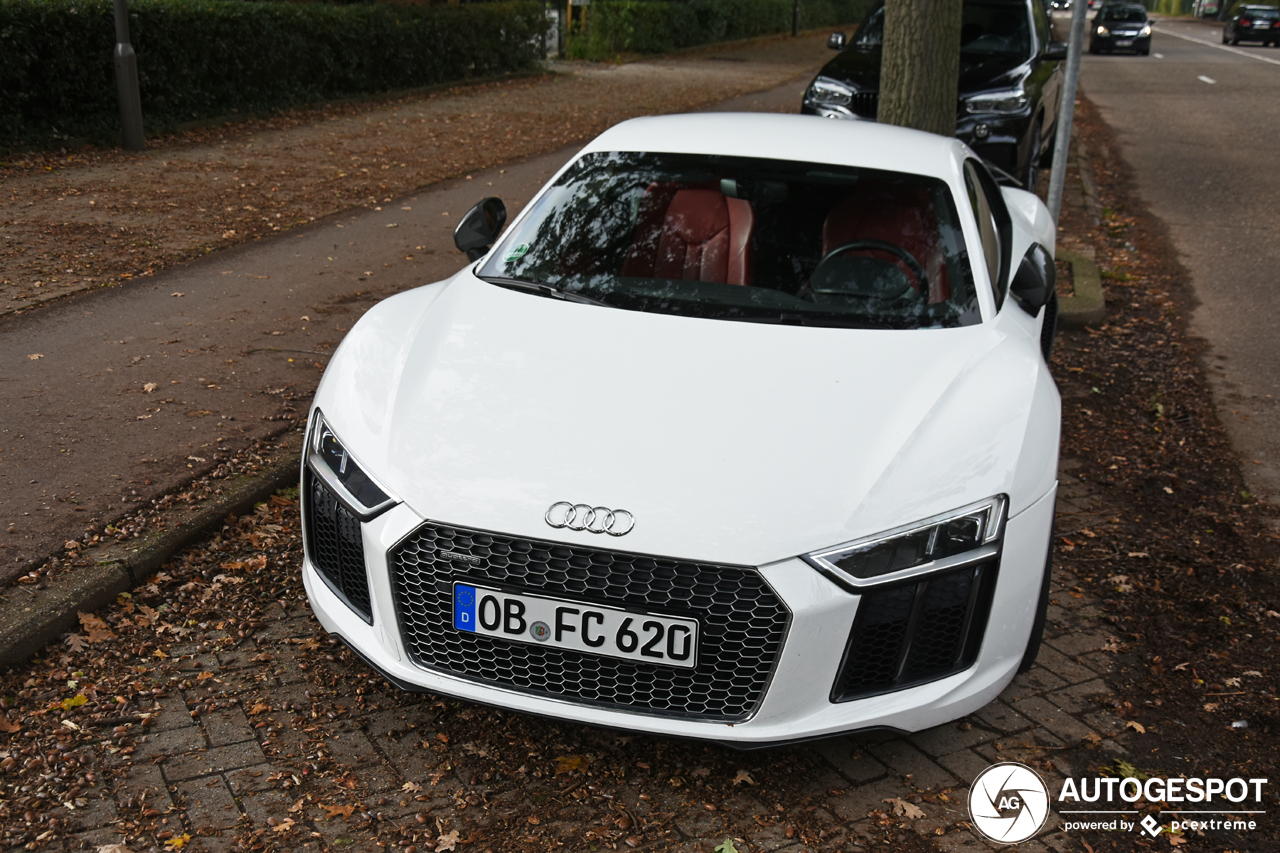 Audi R8 V10 Plus 2015